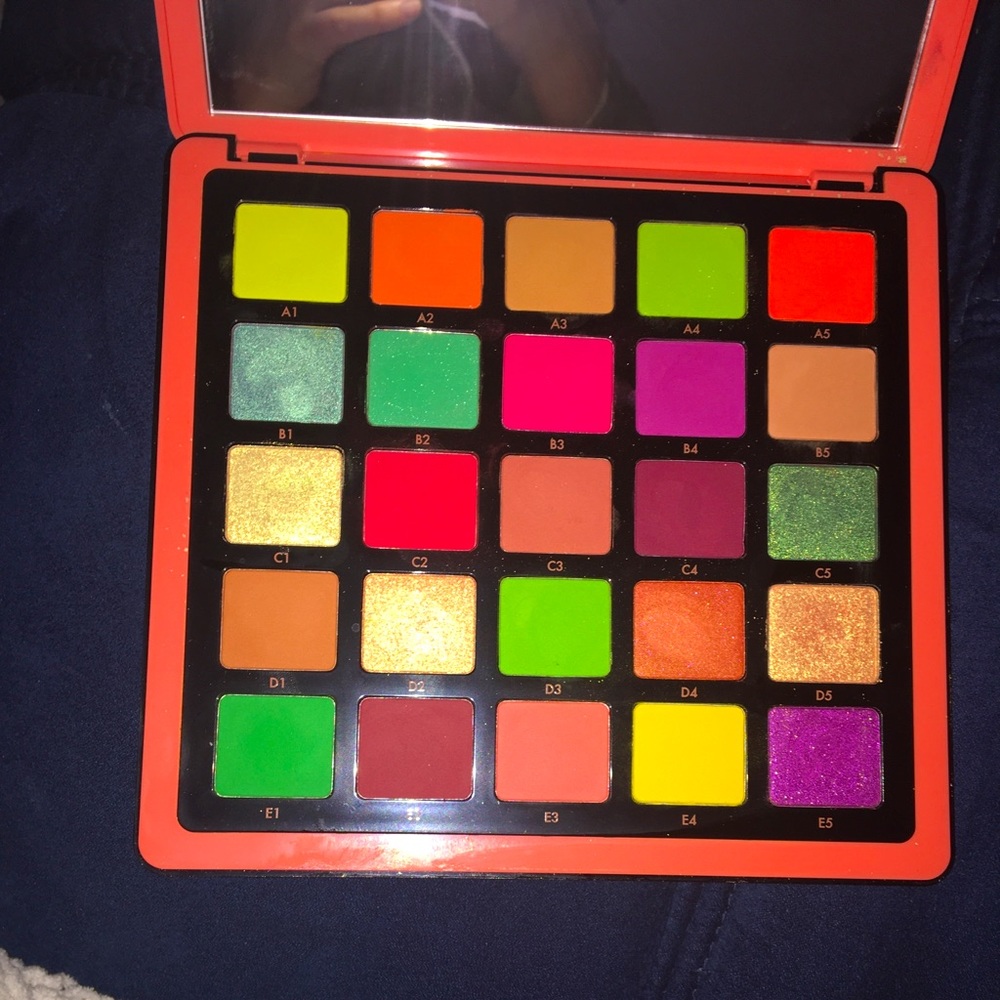 Abh eyeshadow palette